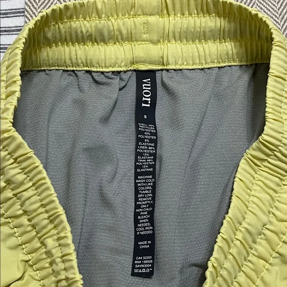 Vuori Clementine 2.0 Shorts 4" Sunlight Small - Picture 11 of 13